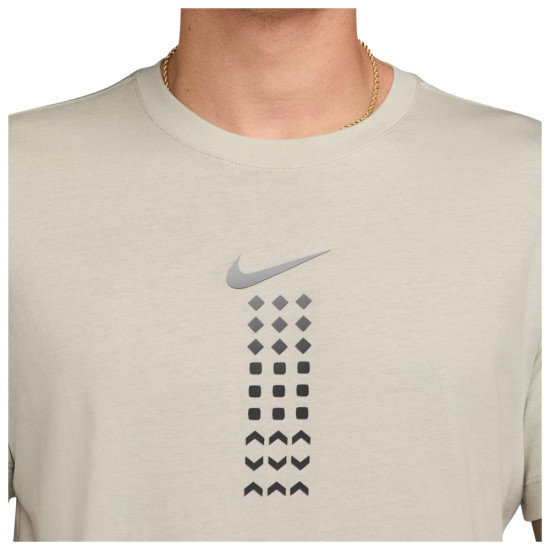 Nike Ανδρική κοντομάνικη μπλούζα Sportswear Ava Rover Tee Nike Ανδρική κοντομάνικη μπλούζα Sportswear Ava Rover Tee